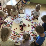 VRTIČKANJE PO Montessori METODI PRI MORSKIH JEŽKIH