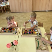 MONTESSORI UTRINKI PRI MORSKIH JEŽKIH