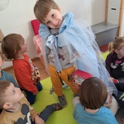 PRAVLJIČNI PONEDELJKI PRI RAKCIH