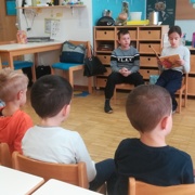 BRANJE UČENCEV V VRTCU