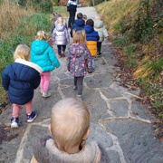 Drugi sprehod otrok iz skupine Rakovica za projekt Mali sonček